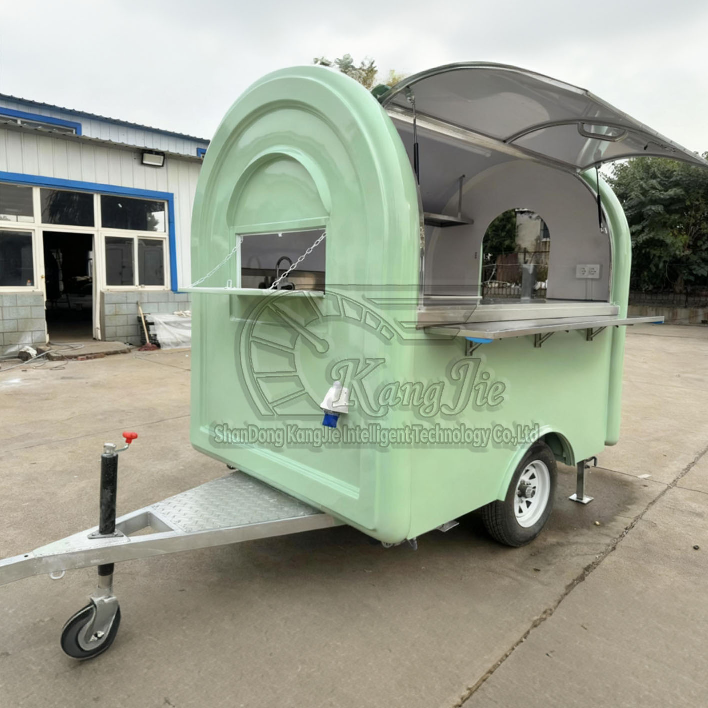 Round Trailer