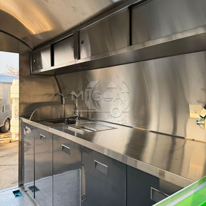 MGR-2.5M Stainless Steel Interior Multi-Function Mobile Food Trailer
