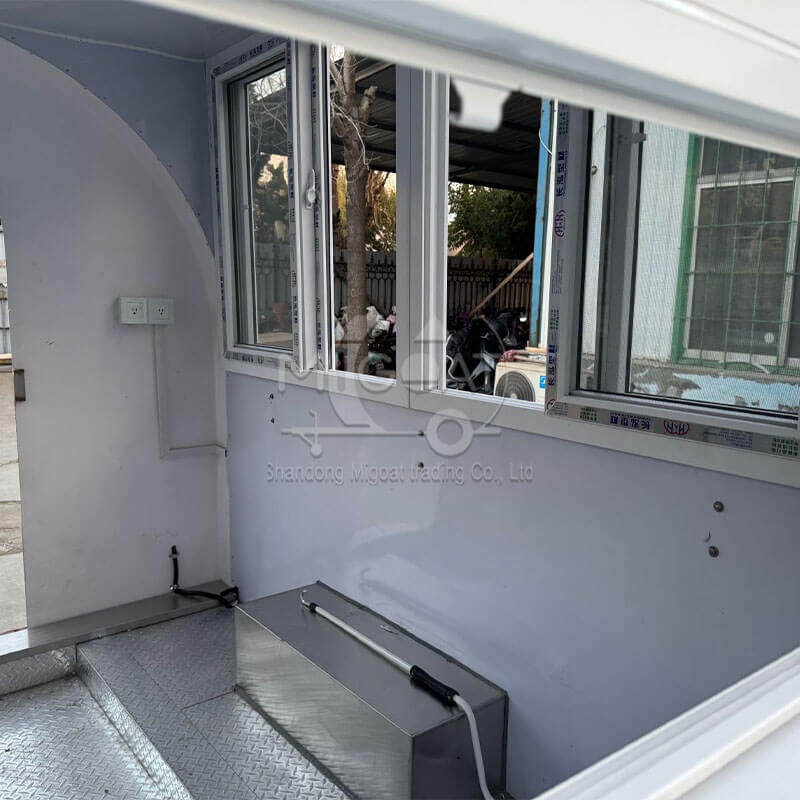 MGR-2.5M Large Space Fully Fitted Mobile Food Trailer