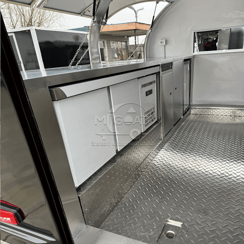 MGR-3M Dual Axle Reinforced 304 Stainless Steel Worktop Glossy Black Paint Multi-Function Mobile Food Trailer