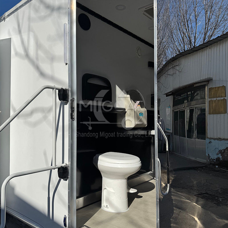 MGT-3M Dual Compartments Dual Sinks High-End Commercial Portable Restroom Trailer